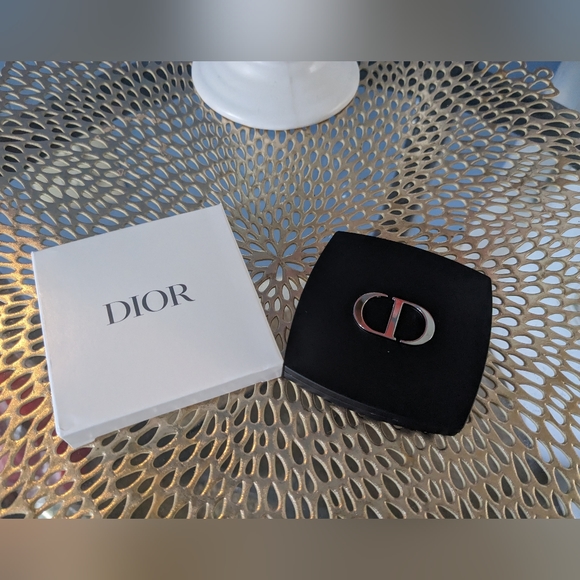Dior - Picture 1 of 5